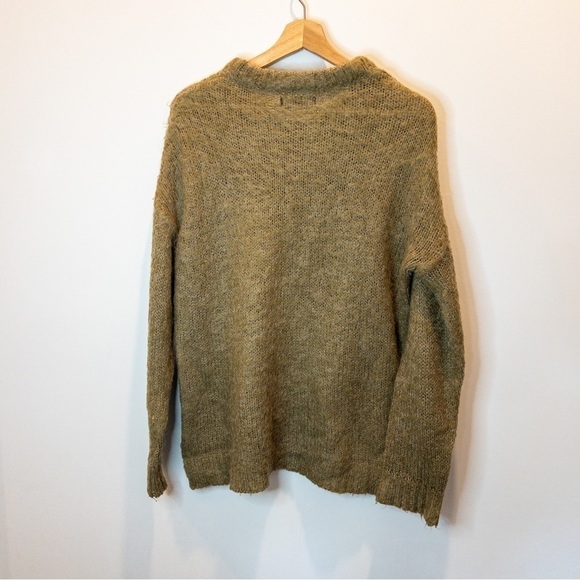Atmosphere Womens Size 10 Crewneck Sweater Olive Green Drop Shoulder Fuzzy Knit - Picture 2 of 7